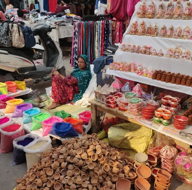 Atta market, CP of Noida