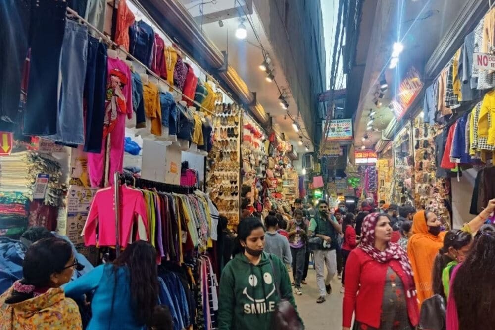 Who owns Atta Market Noida